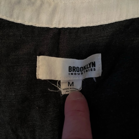 Brooklyn Industries black shirt dress shirt sleeved size medium - Picture 5 of 8